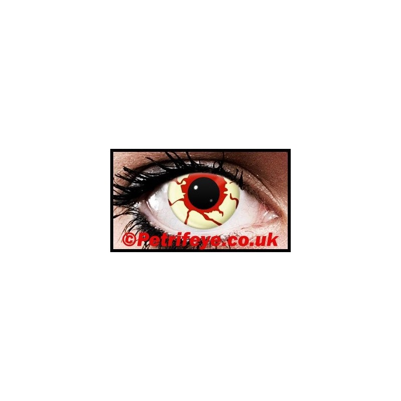Kontaktlinsen im Blut-Zombie-Look